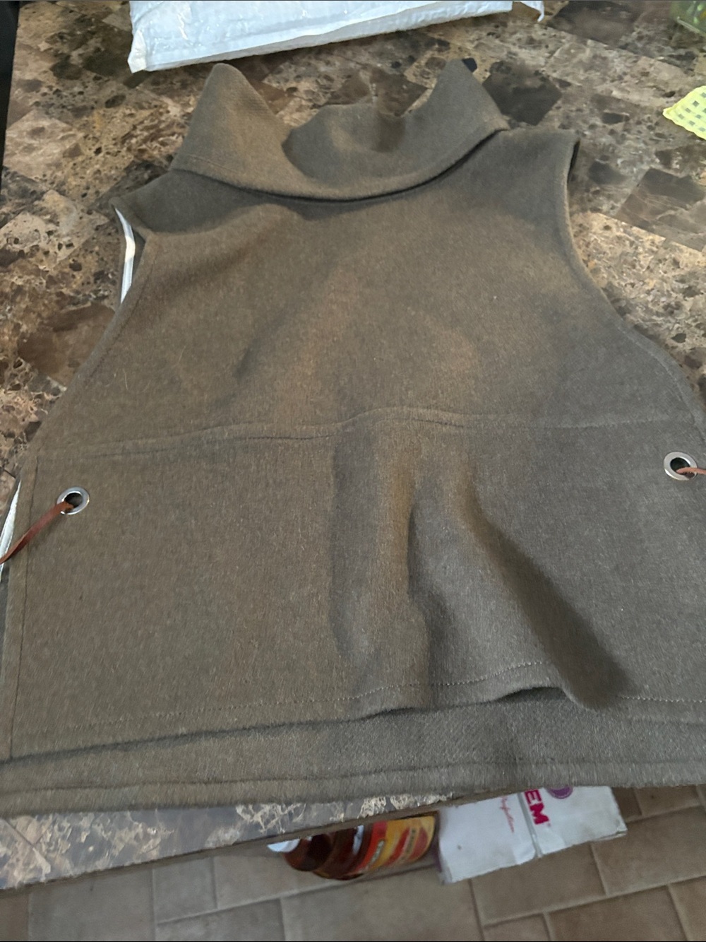 Women Sleeveless Turtleneck Knit Top in Olive